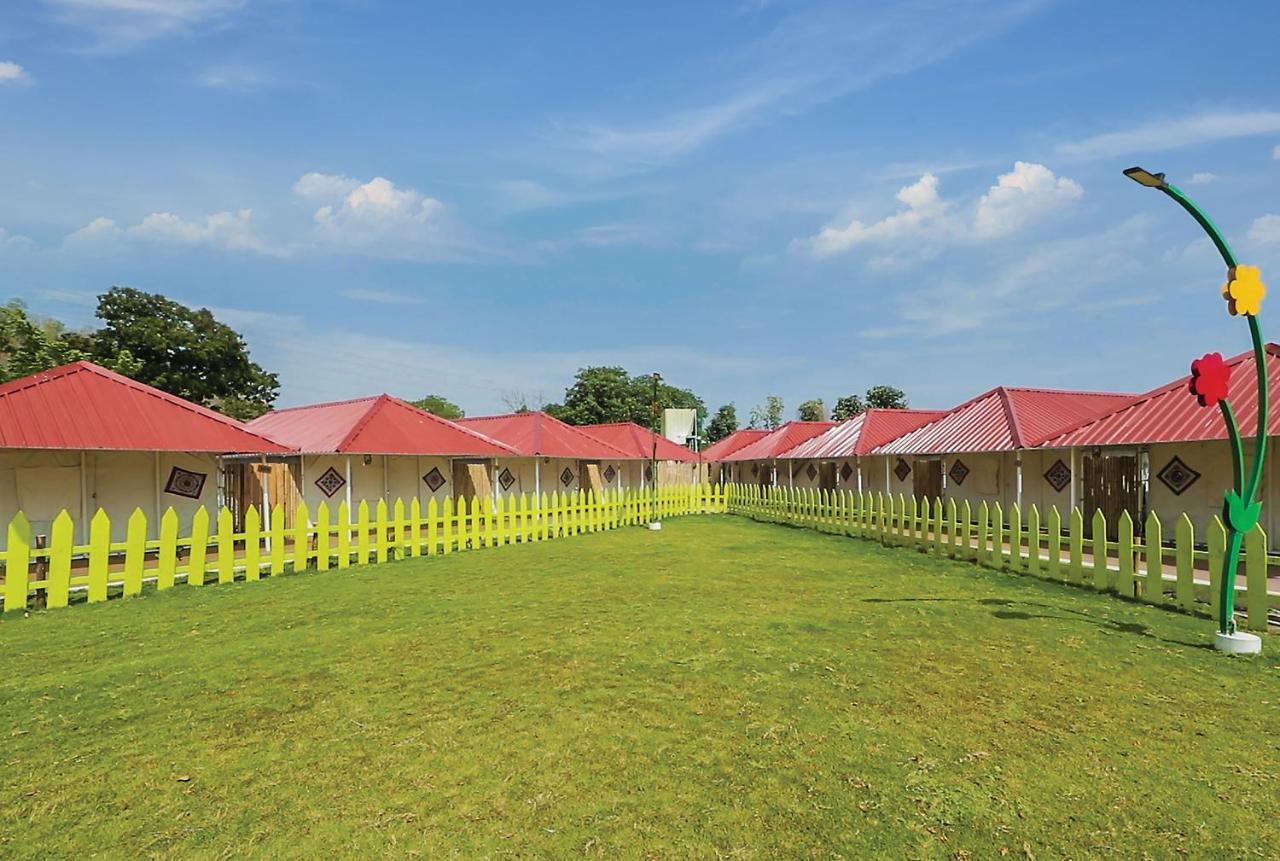 Praveg Tent City Narmada, Statue Of Unity Kevadia Exterior photo