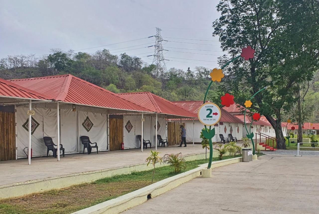 Praveg Tent City Narmada, Statue Of Unity Kevadia Exterior photo