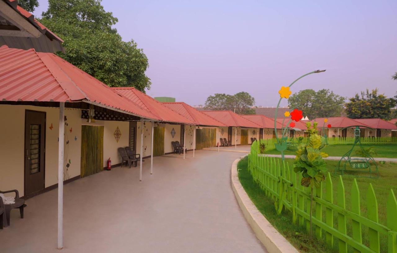 Praveg Tent City Narmada, Statue Of Unity Kevadia Exterior photo